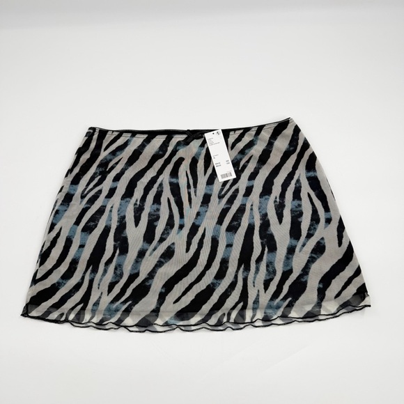 Urban Outfitters Kimchi Blue Zimi Zebra Print Mesh Mini Skirt XL - Picture 2 of 14